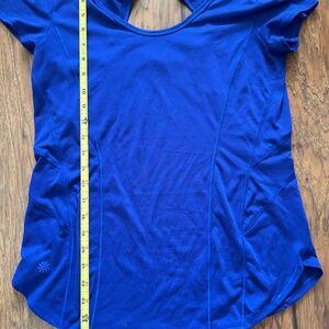 Athleta Keyhole work out top